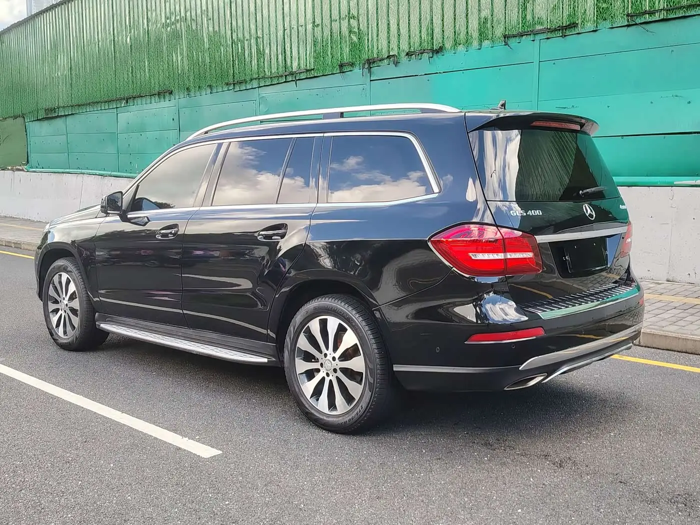 Mercedes-Benz GLS 2016 — Photo 7/20