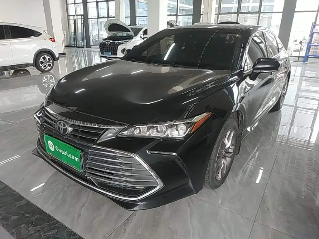 Toyota Avalon 2019 — Фото 1/20