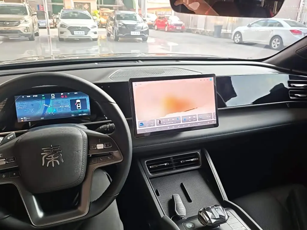 BYD Qin L 2025 — Фото 10/20