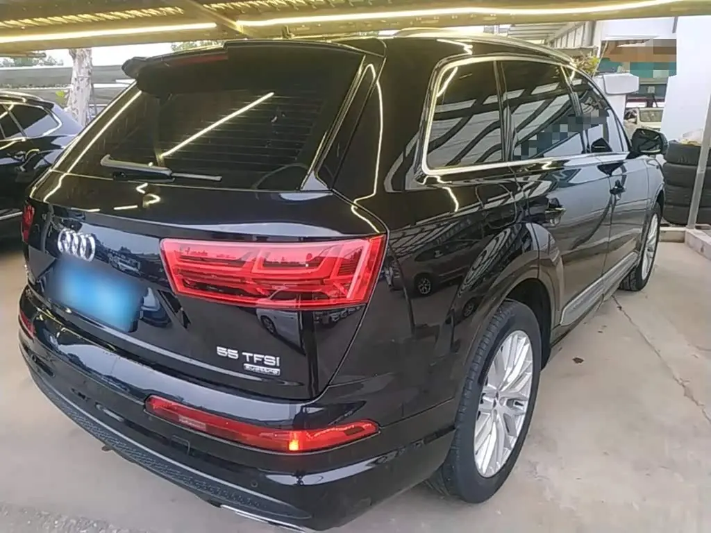 Audi Q7 2019 — Фото 7/20