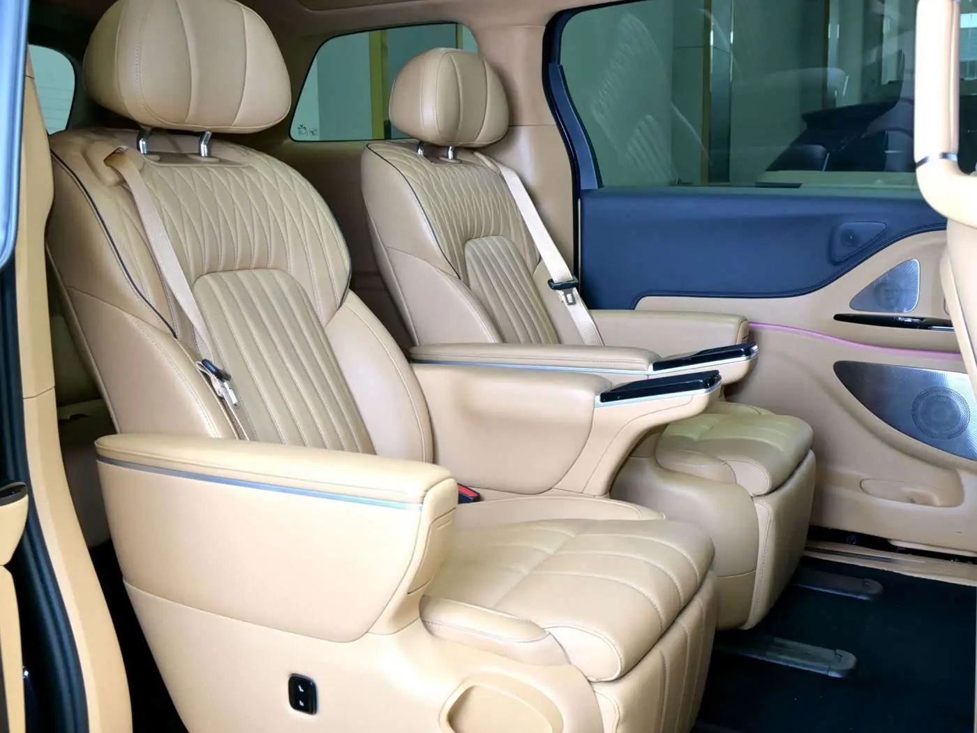 Voyah Auto Voyah Dreamer 2024 — Photo 11/20