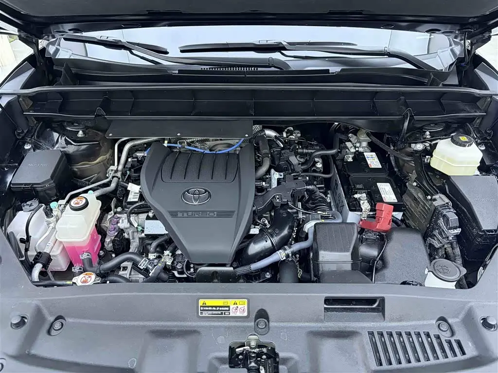 Toyota Crown Kluger 2023 — Photo 10/20