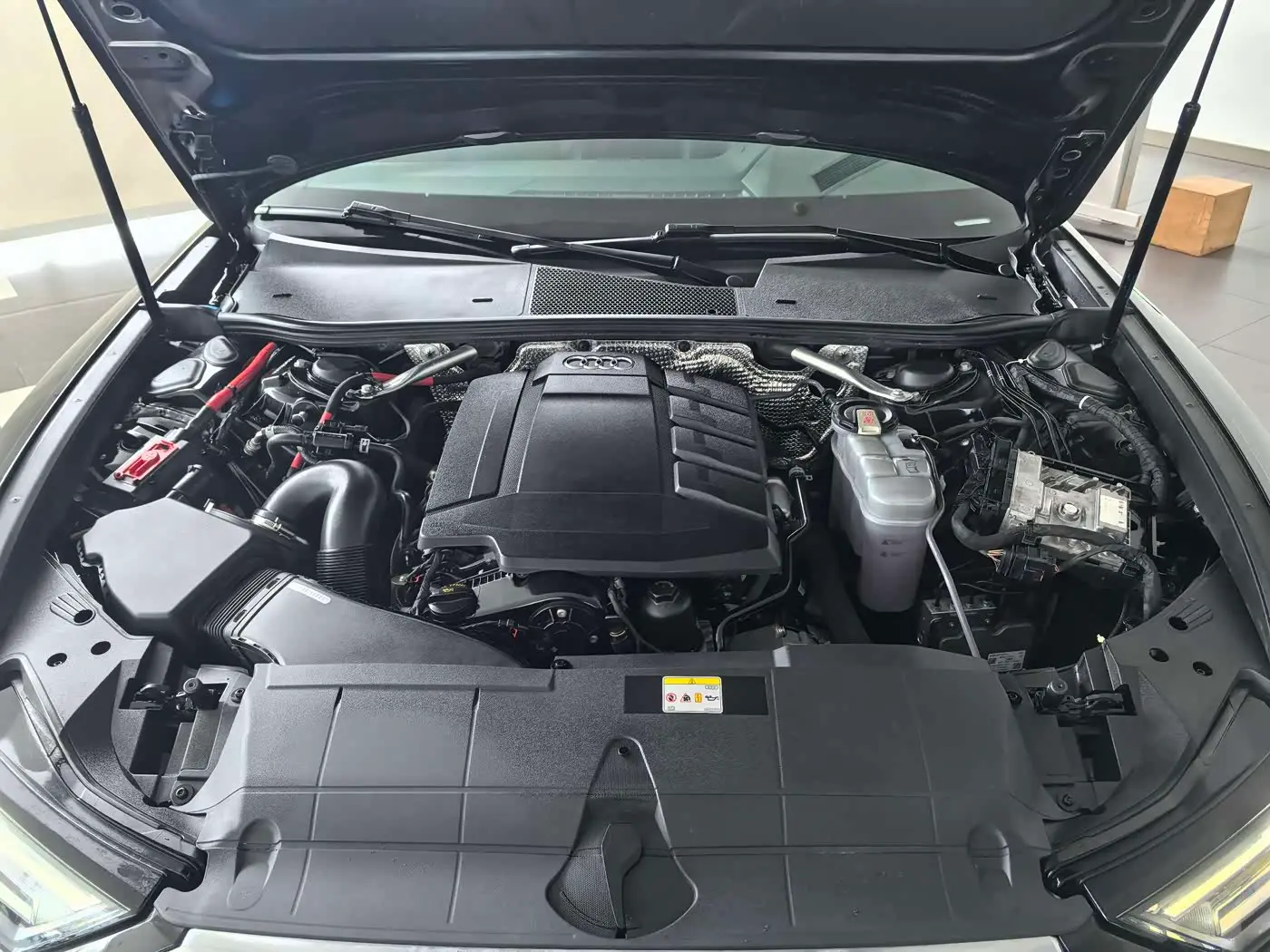 Audi A6L 2021 — Şəkil 11/17
