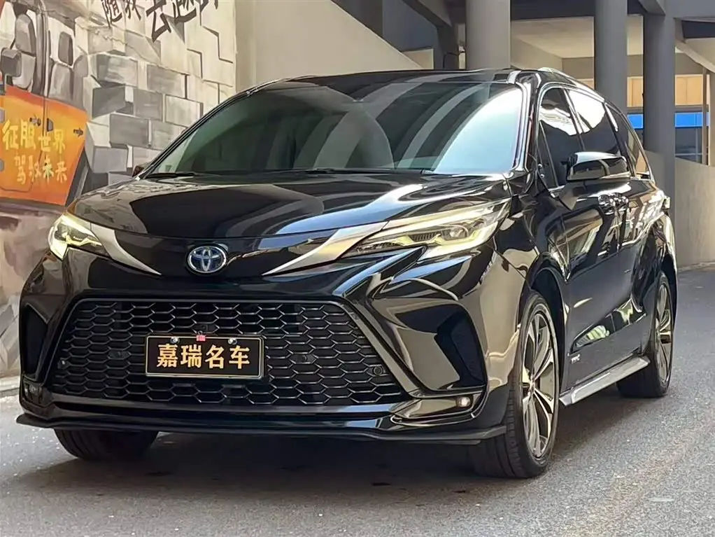 Toyota Granvia 2024 — Photo 1/14