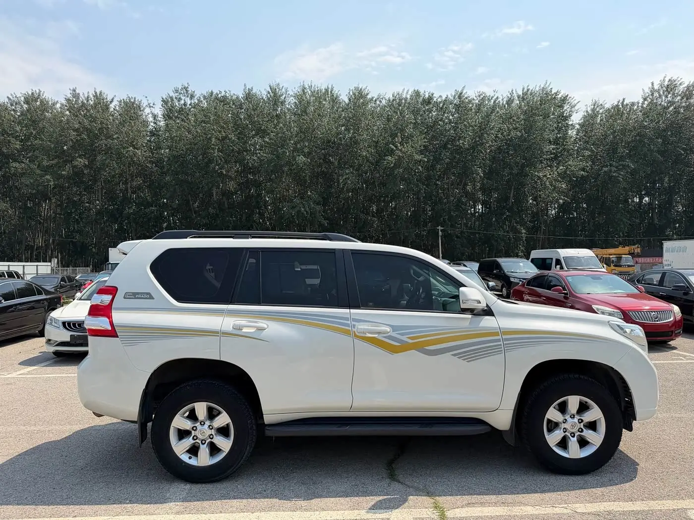 Toyota Prado 2016 — Photo 6/20