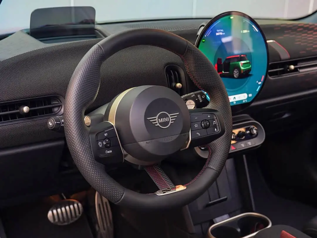 MINI JCW 2025 — Şəkil 10/16