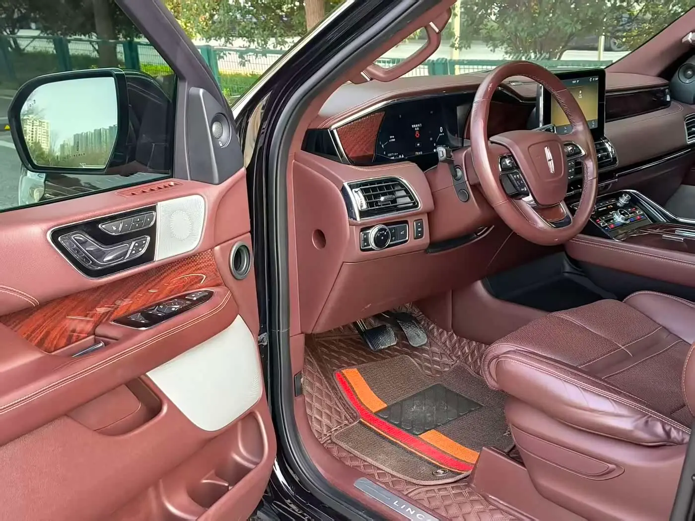 Lincoln Navigator 2021 — Şəkil 17/20