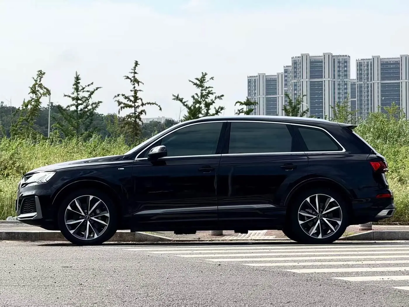 Audi Q7 2023 — Фото 12/14