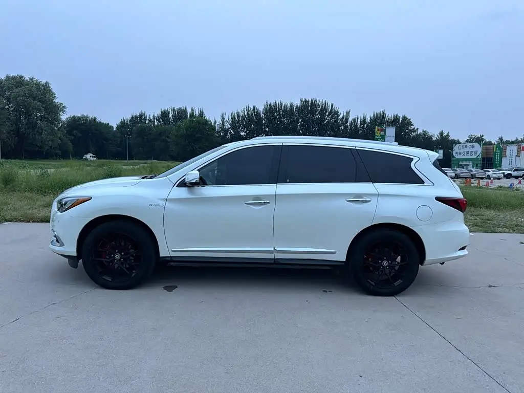 Infiniti QX60 2017 — ფოტო 7/20