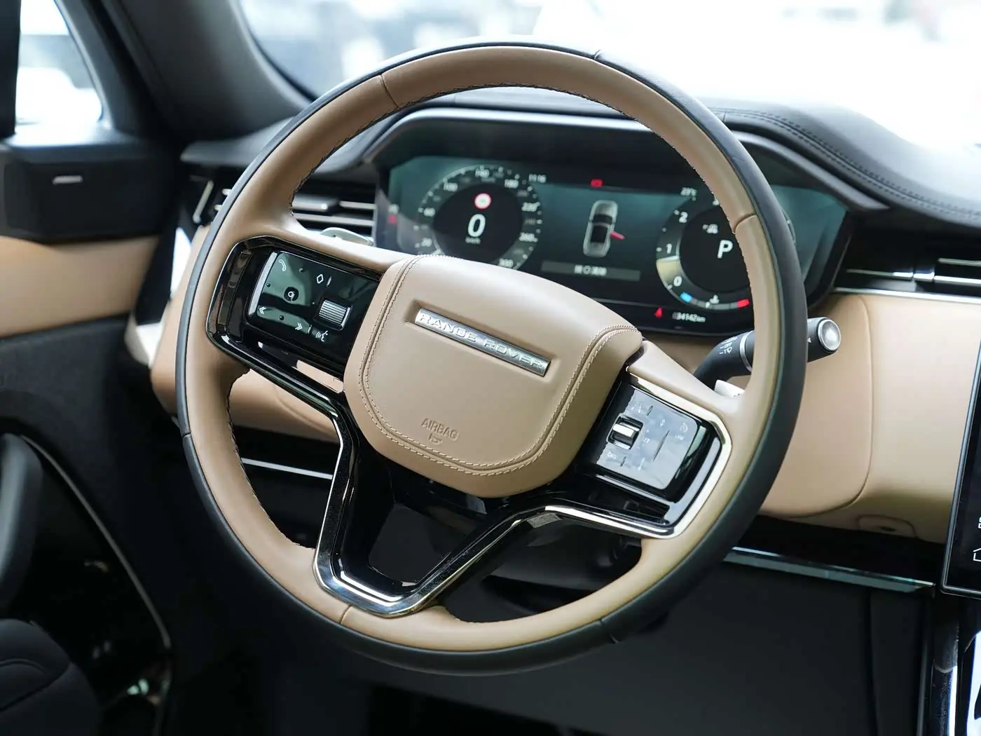 Land Rover Range Rover Sport 2023 — Photo 11/13
