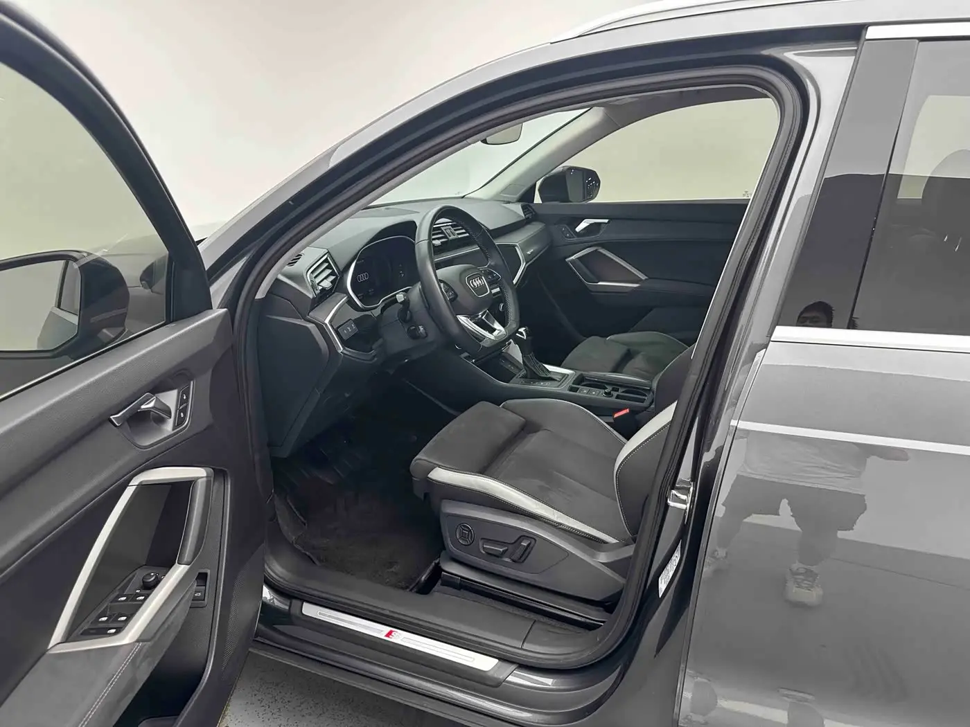 Audi Q3 2022 — Photo 9/20
