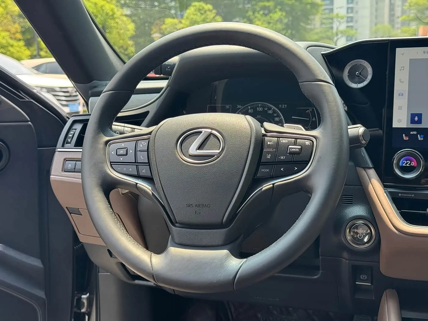 Lexus ES 2024 — Photo 9/16