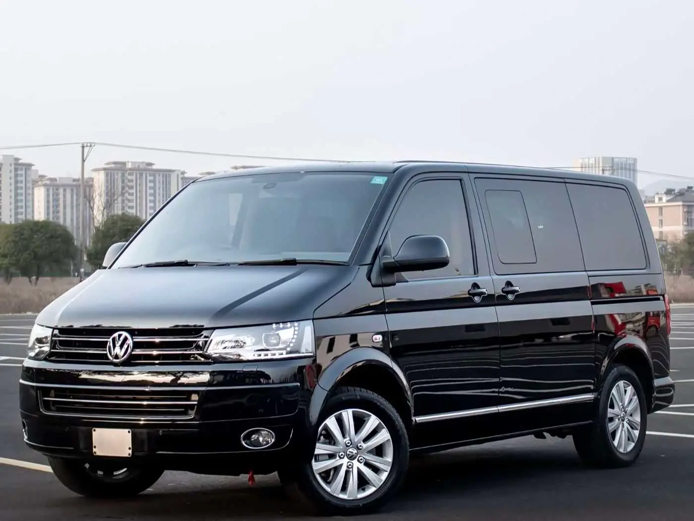 Volkswagen Multivan 2015 — Şəkil 1/9