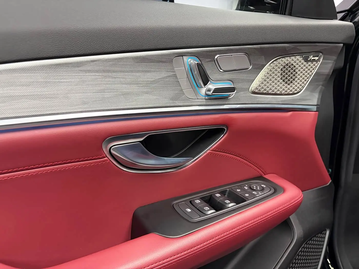 Jetour X70 PLUS 2023 — Photo 16/20