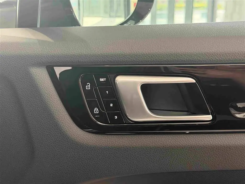 Porsche Cayenne 2020 — Фото 17/20