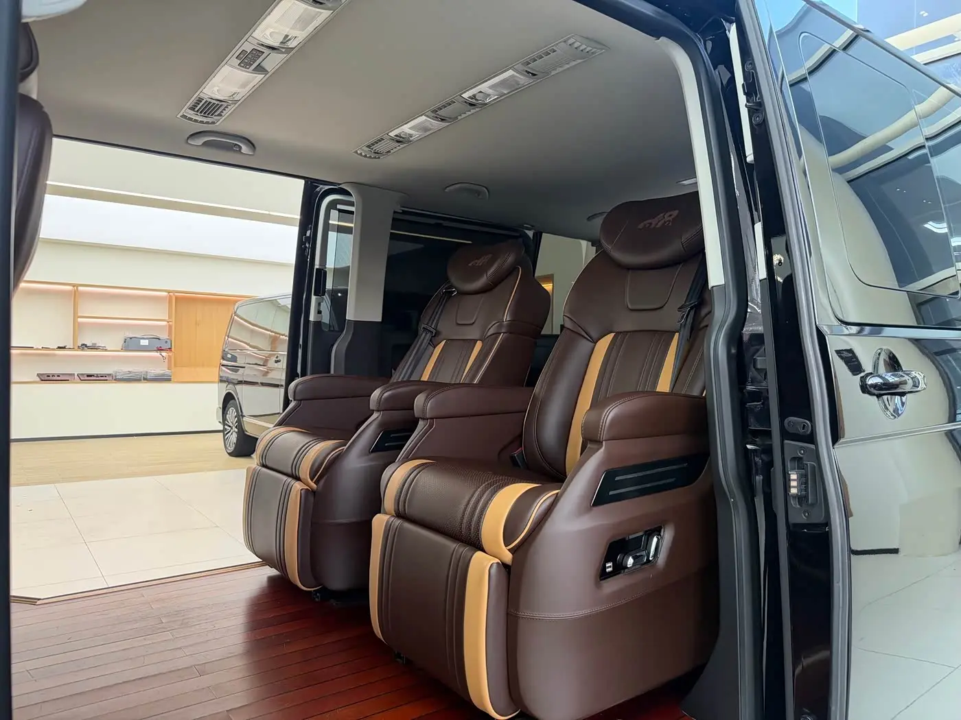 Volkswagen Caravelle 2020 — Photo 19/20