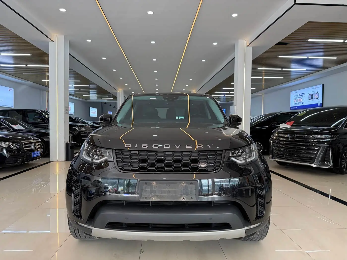 Land Rover Discovery 2017 — Photo 5/9
