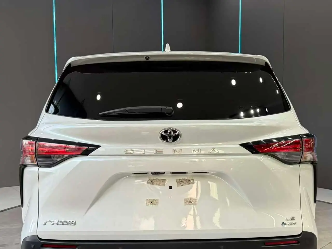 Toyota Sienna 2024 — Şəkil 7/12