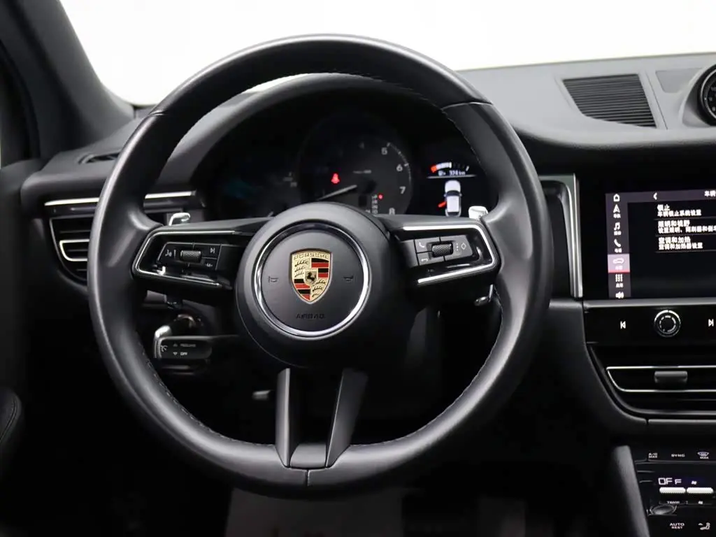 Porsche Macan 2023 — Фото 14/20