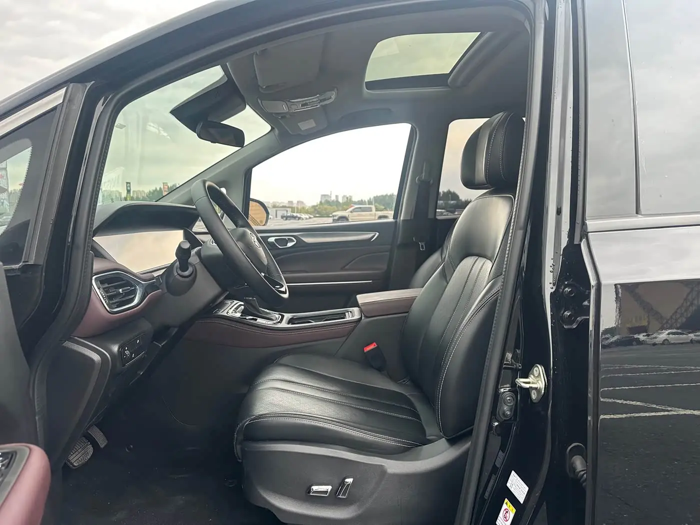 GAC Trumpchi Trumpchi M6 2022 — Фото 4/15