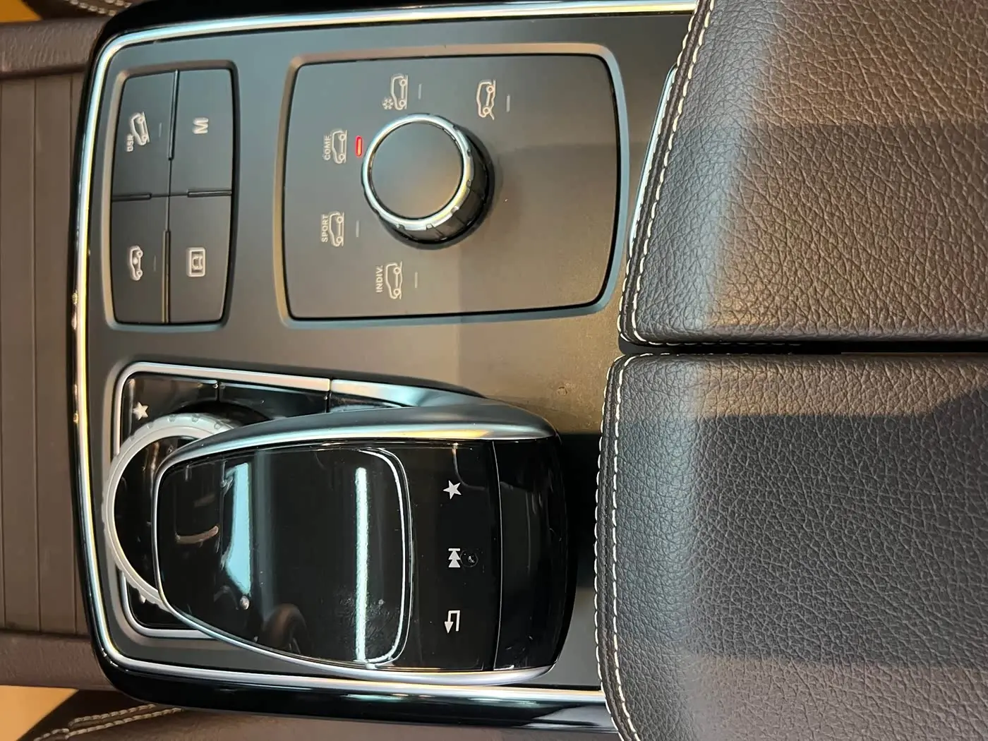 Mercedes-Benz GLS 2017 — Photo 17/20