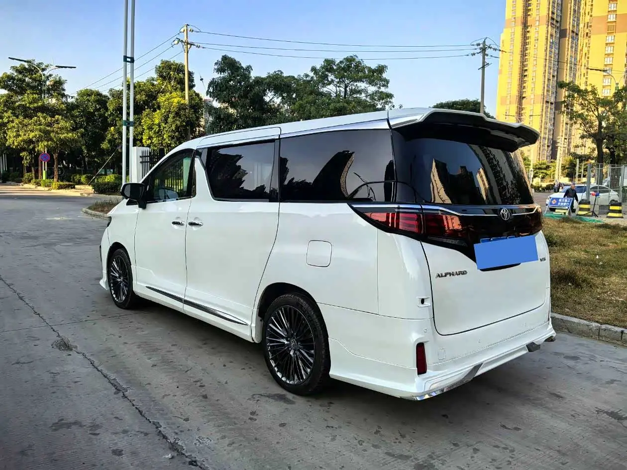 Toyota Alphard 2013 — Photo 6/14