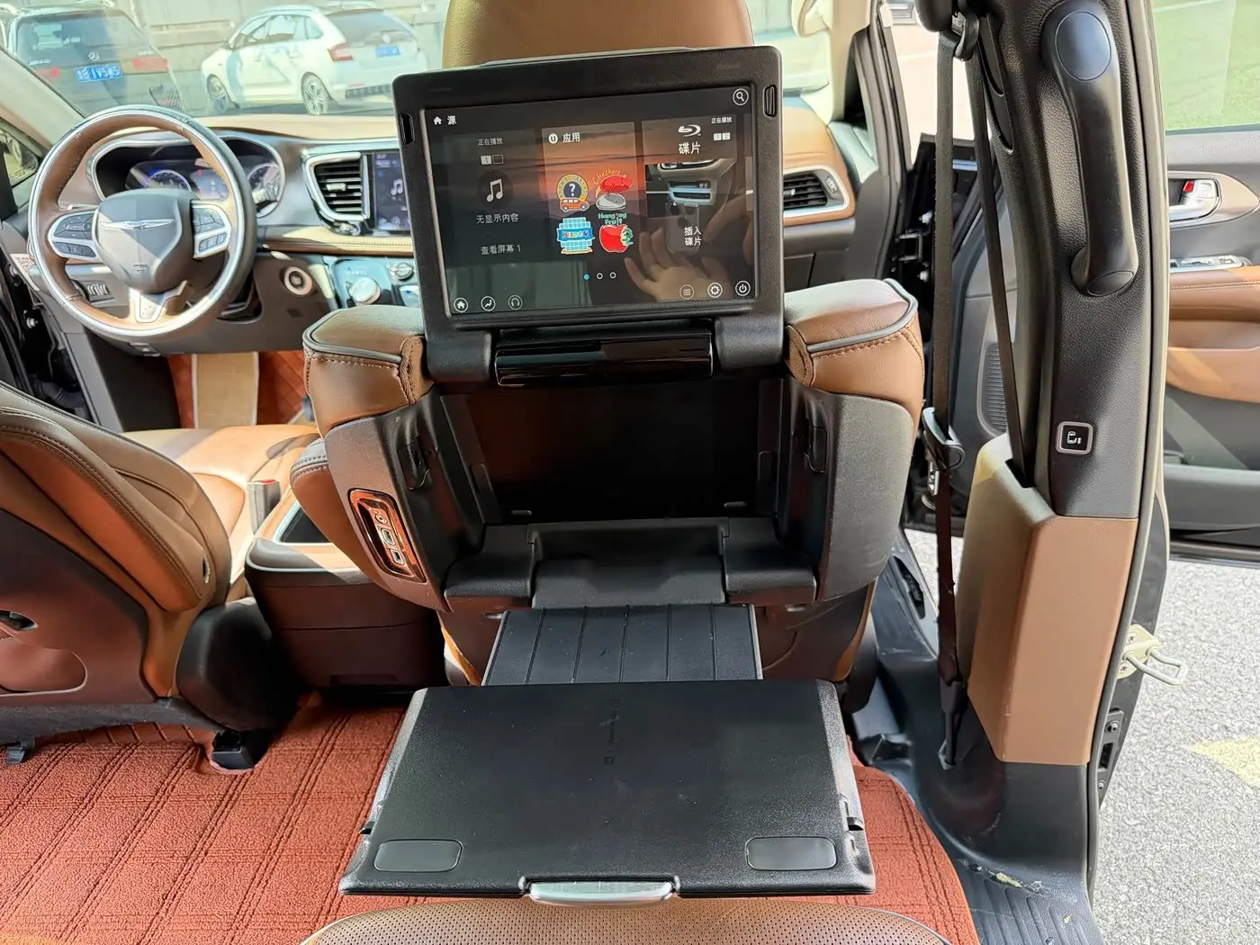 Chrysler Grand Voyager 2019 — Photo 13/17