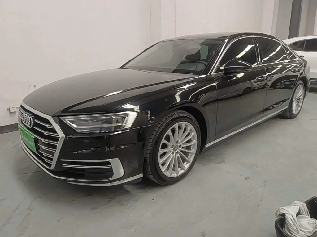 Audi A8 2019 — Фото 2/20