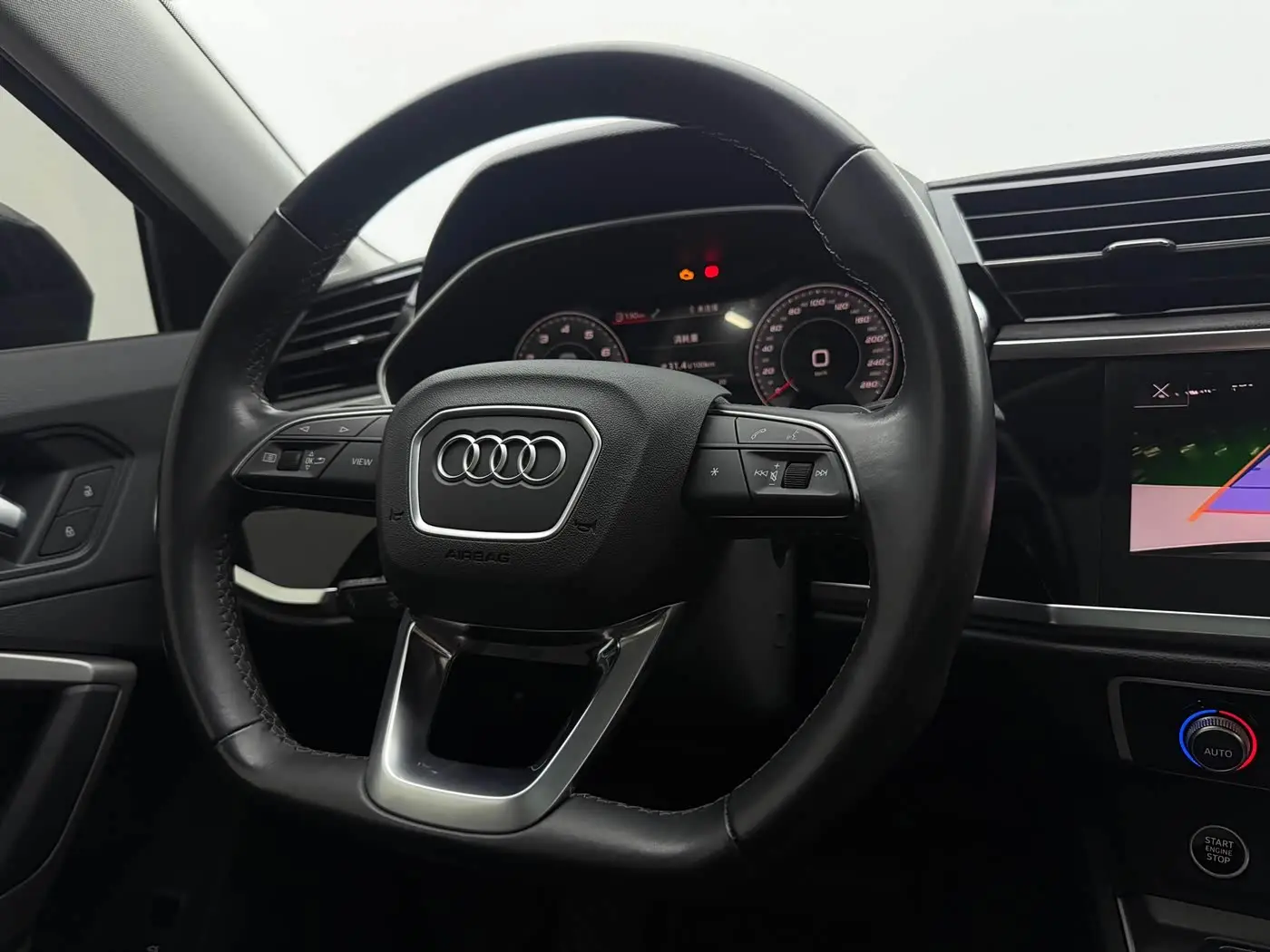 Audi Q3 2023 — Şəkil 10/20