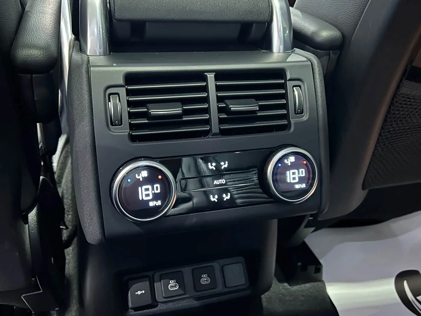 Land Rover Discovery 2024 — Фото 20/20