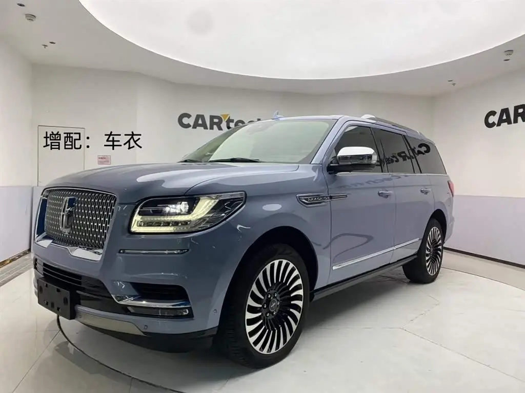 Lincoln Navigator 2021 — Photo 1/20