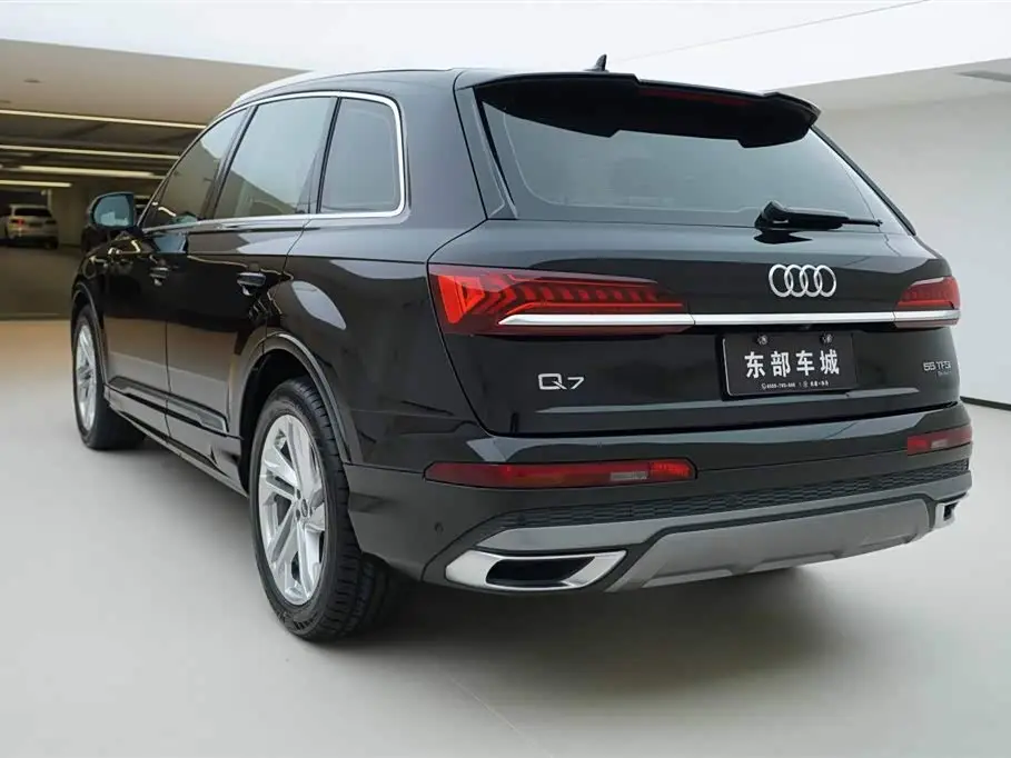 Audi Q7 2021 — Photo 4/20