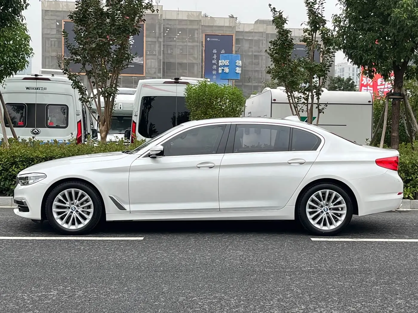 BMW 5 Series 2020 — Photo 3/19