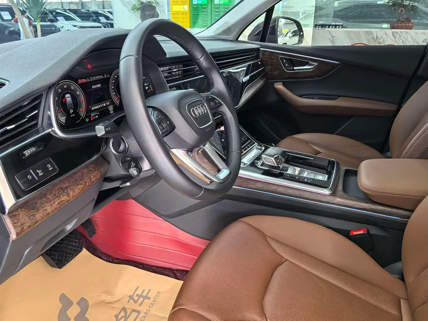 Audi Q7 2022 — Şəkil 6/16