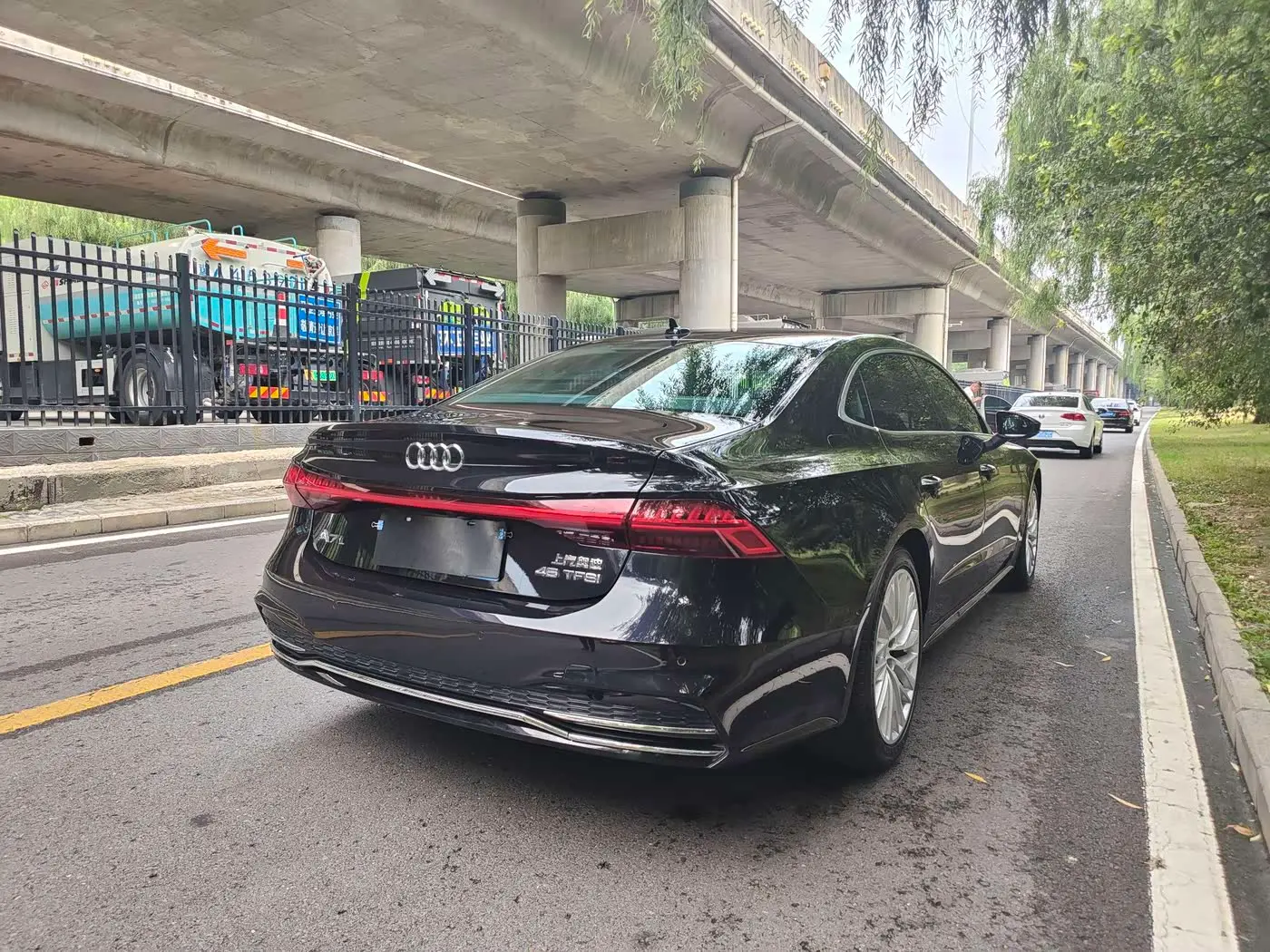 Audi A7L 2024 — Photo 6/15