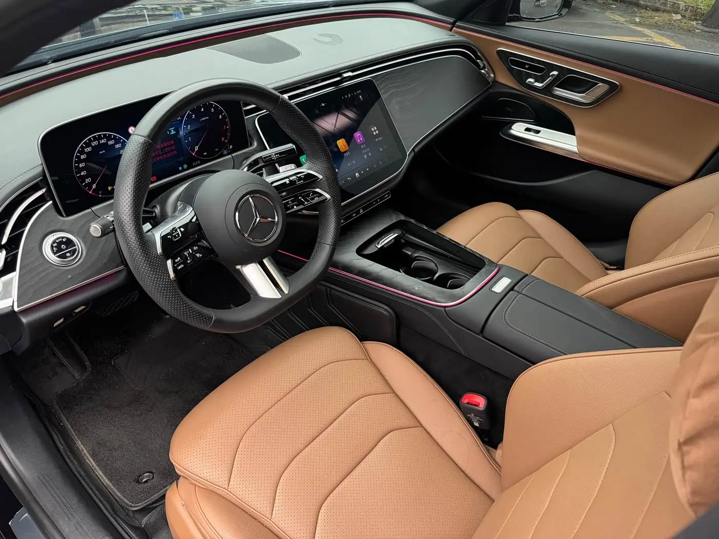 Mercedes-Benz E-Class 2024 — Photo 7/20