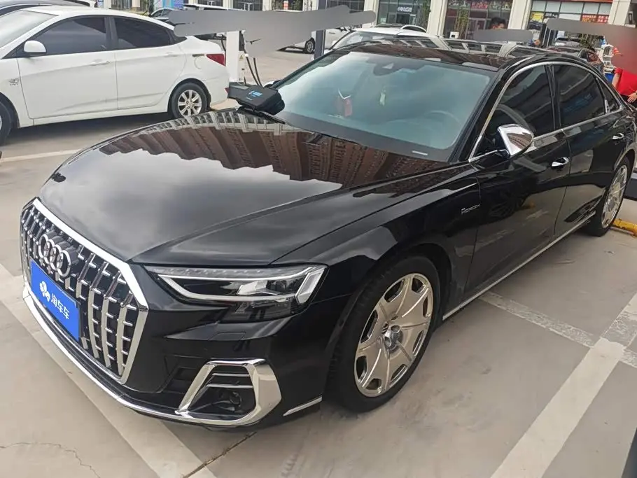 Audi A8 2023 — Photo 1/16