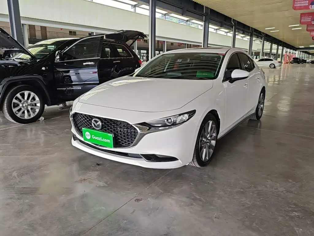 Mazda Mazda3 Axela 2023 — Photo 1/20