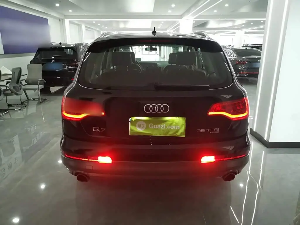 Audi Q7 2015 — Photo 5/20