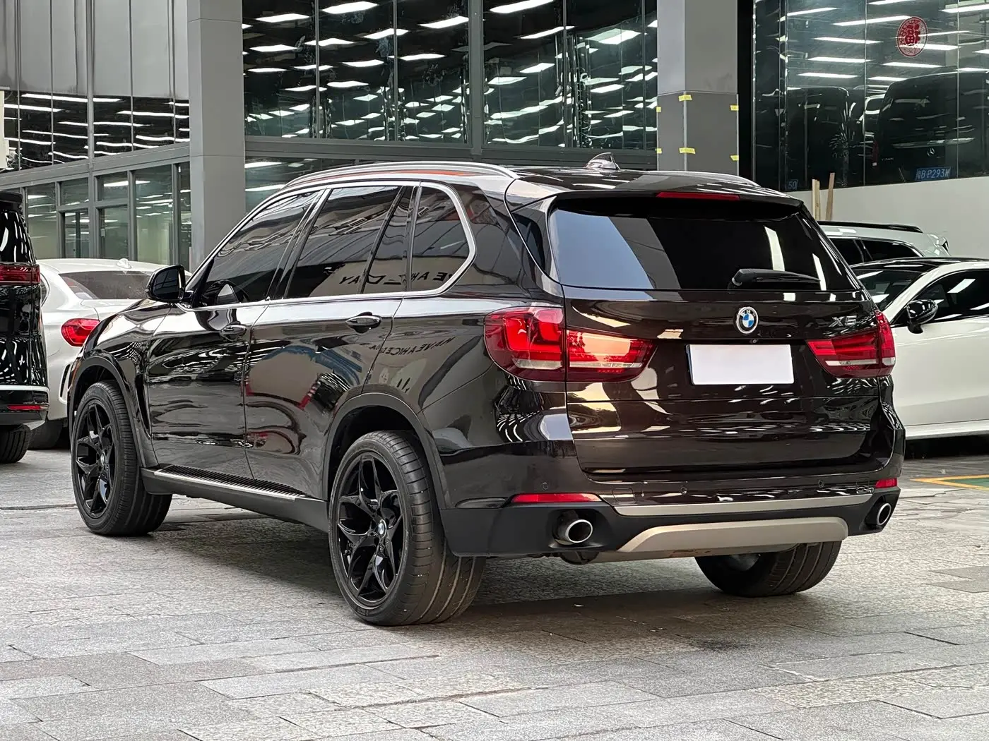 BMW X5 2015 — Şəkil 14/19