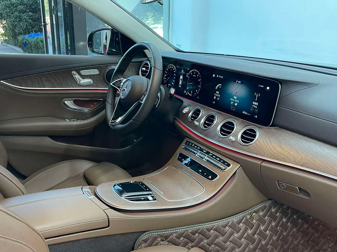 Mercedes-Benz E-Class 2023 — Şəkil 18/20