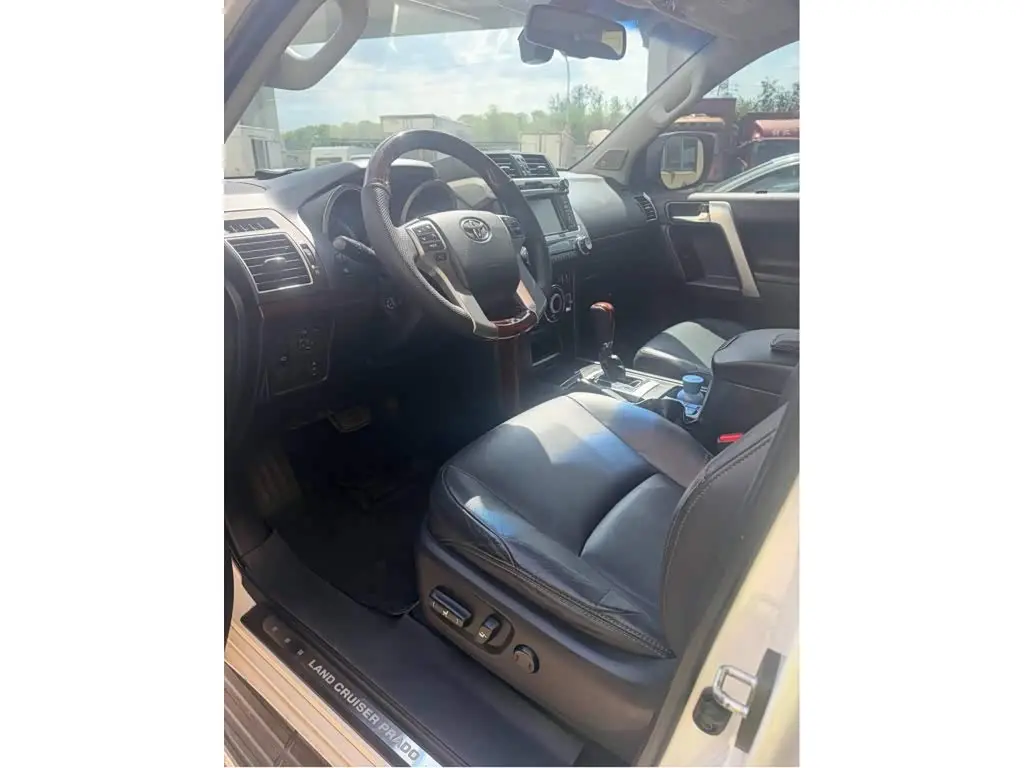 Toyota Prado 2015 — Photo 3/7