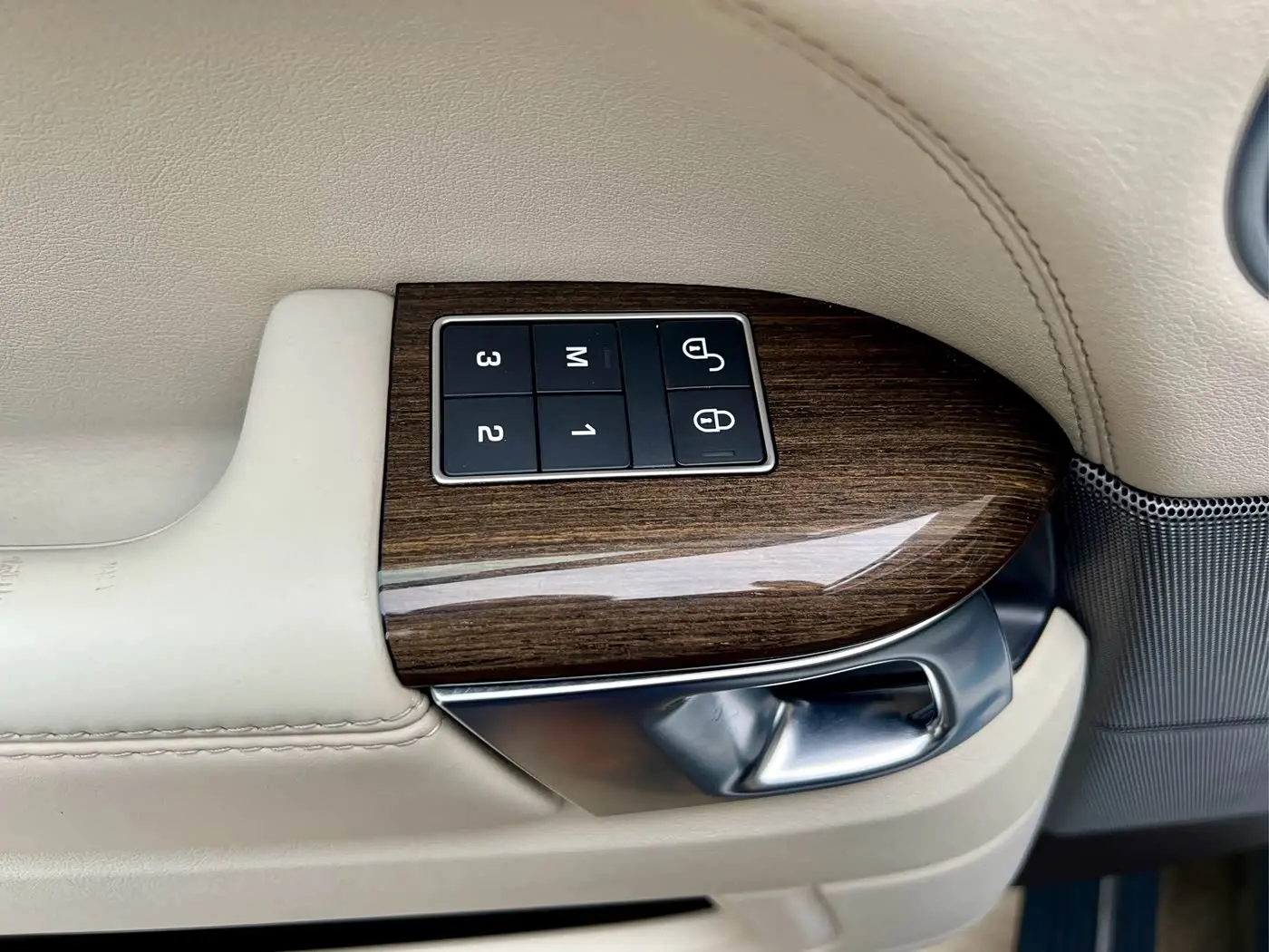 Land Rover Range Rover Sport 2016 — Photo 17/20