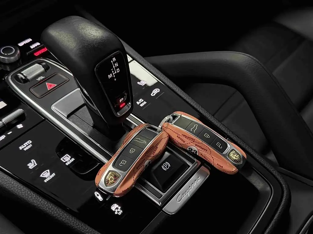 Porsche Cayenne 2021 — Photo 13/20