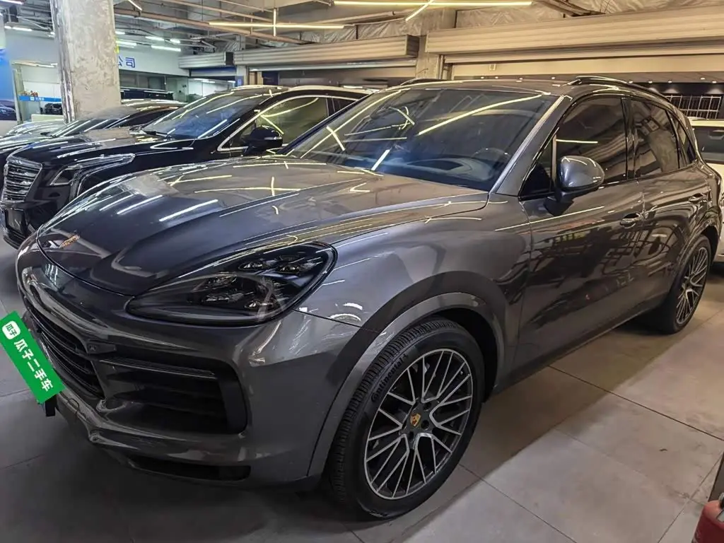 Porsche Cayenne 2021 — Фото 1/20