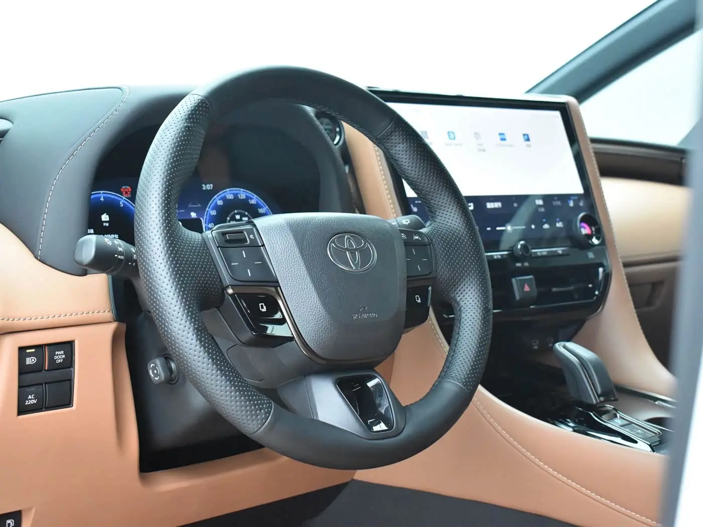Toyota Alphard 2024 — Фото 13/20