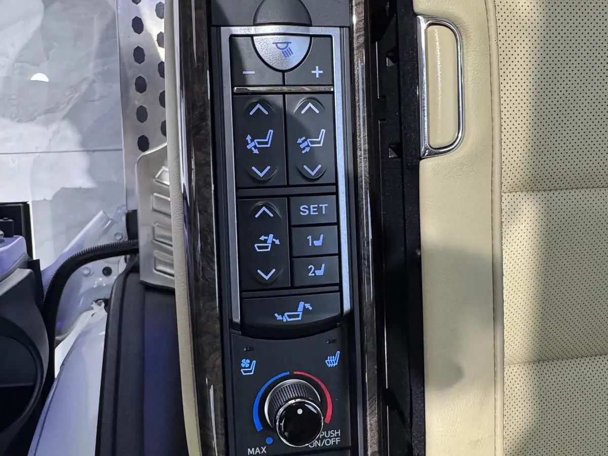 Toyota Vellfire 2023 — Şəkil 14/16