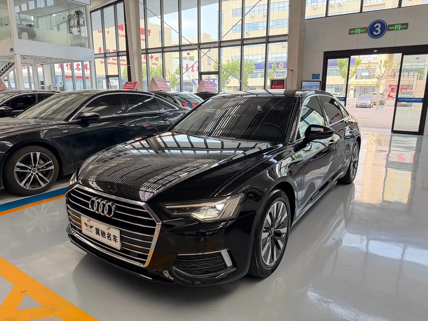 Audi A6L 2020 — Photo 1/20