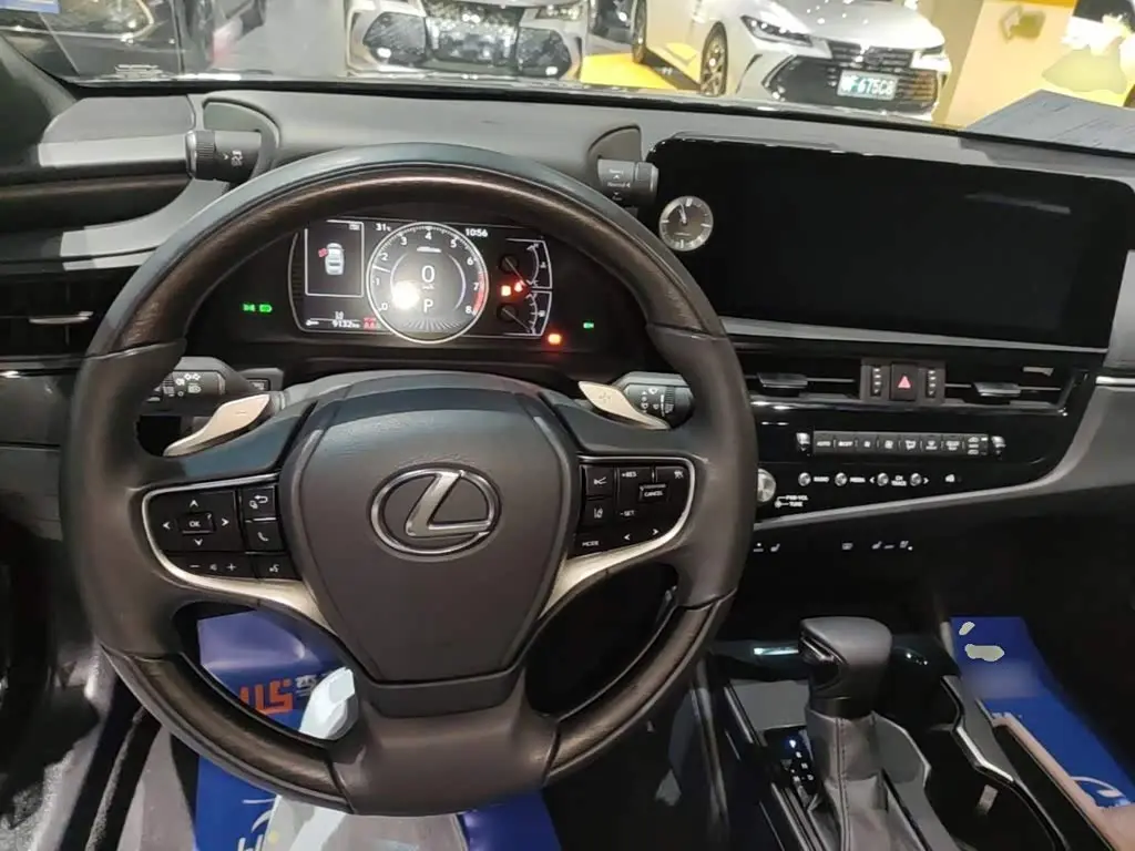 Lexus ES 2023 — Фото 10/20