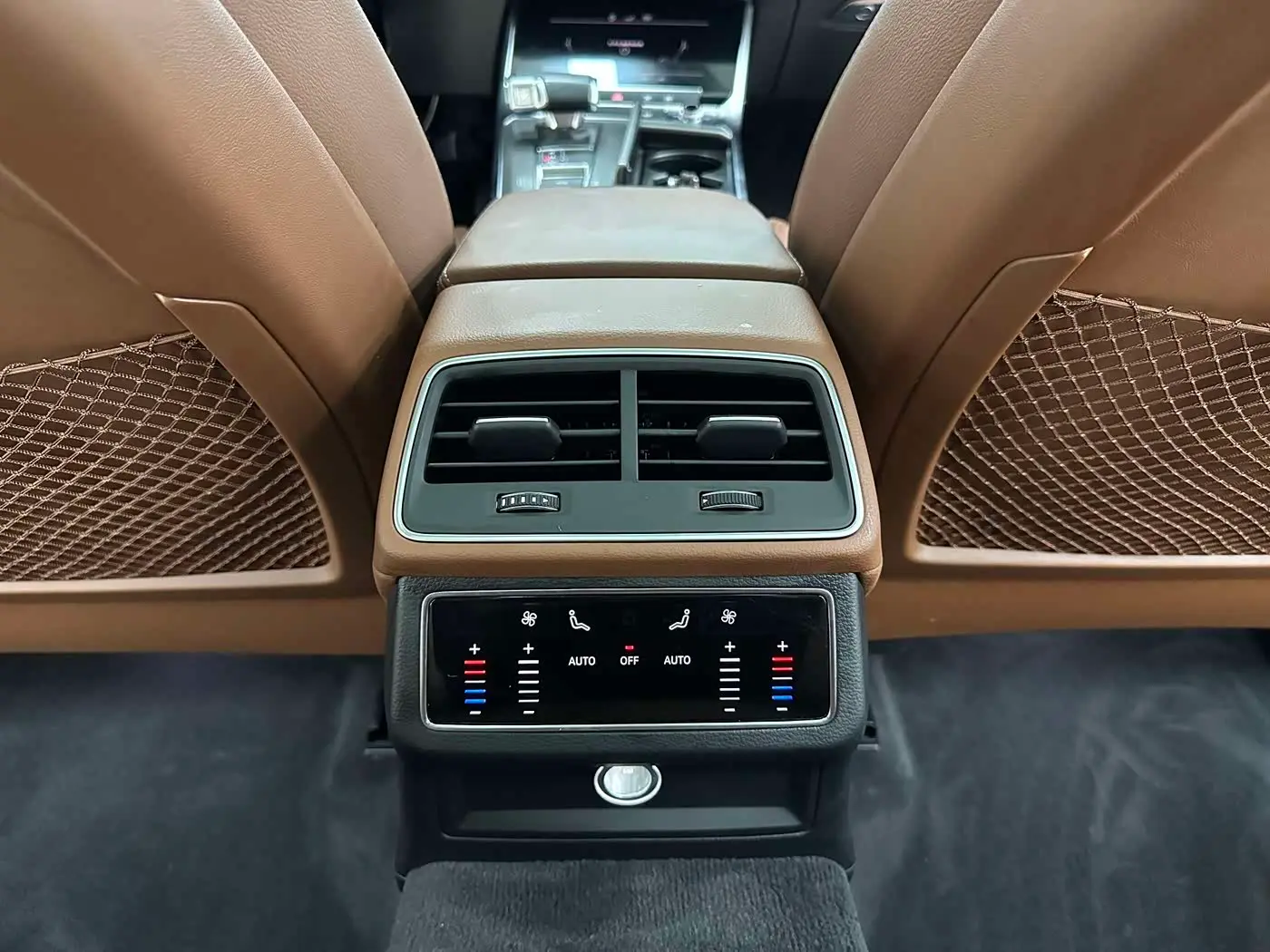 Audi A6L 2019 — Şəkil 14/20